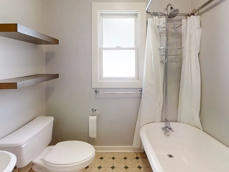 325 N Harwood St — Photo 7