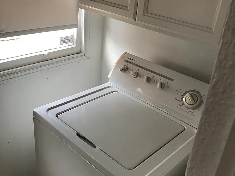 1338 N Euclid Ave — Photo 44