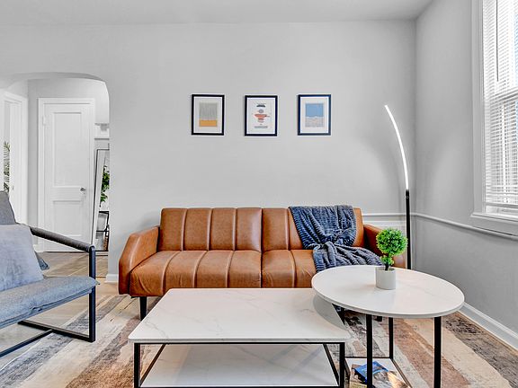 3rd image of 300 34th St SE APT 1