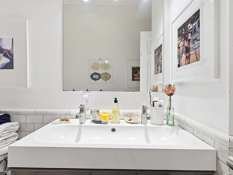 163 Grand St #2 — Photo 17