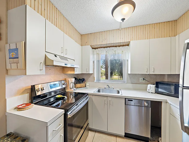 275 Palm Ave #C203 — Photo 12