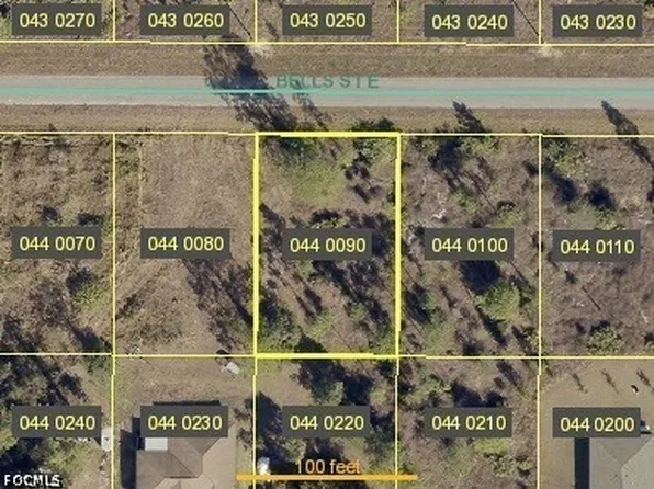 1046 Bells St E, Lehigh Acres, FL 33974