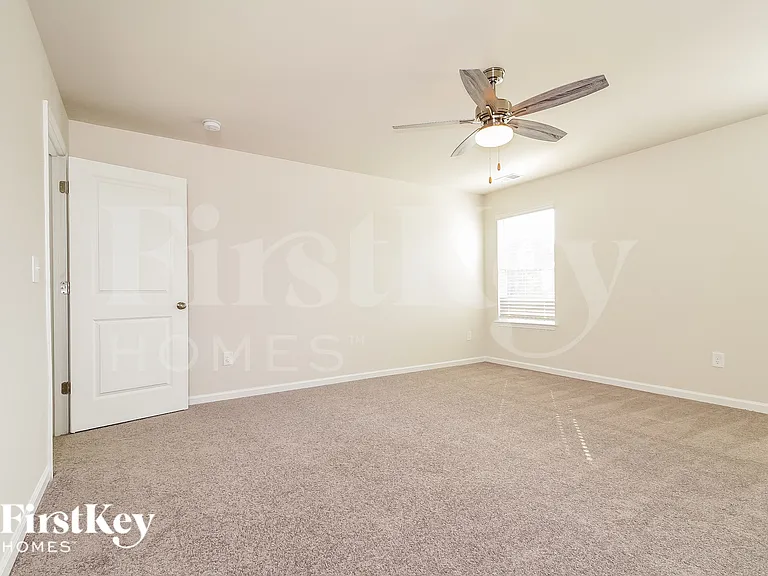 304 Ashborne Ln — Photo 8