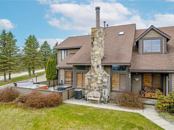 T4 Sunridge Dr, Champion, PA 15622