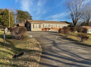 233 Thomas Rd, King, NC 27021