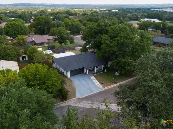32 Snell Dr, Lampasas, TX 76550