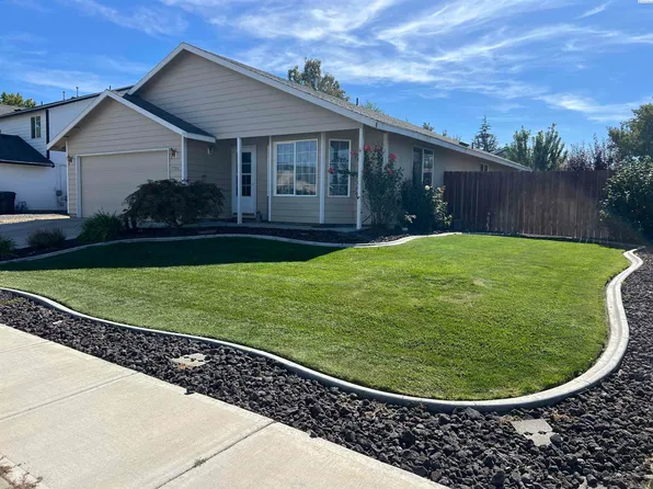 7704 Estevan Dr, Pasco, WA 99301