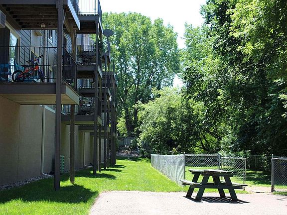 5th image of 1950 Burns Ave #90-202