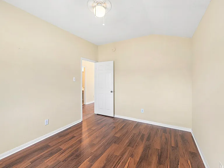 10003 Lynette Falls Dr — Photo 39