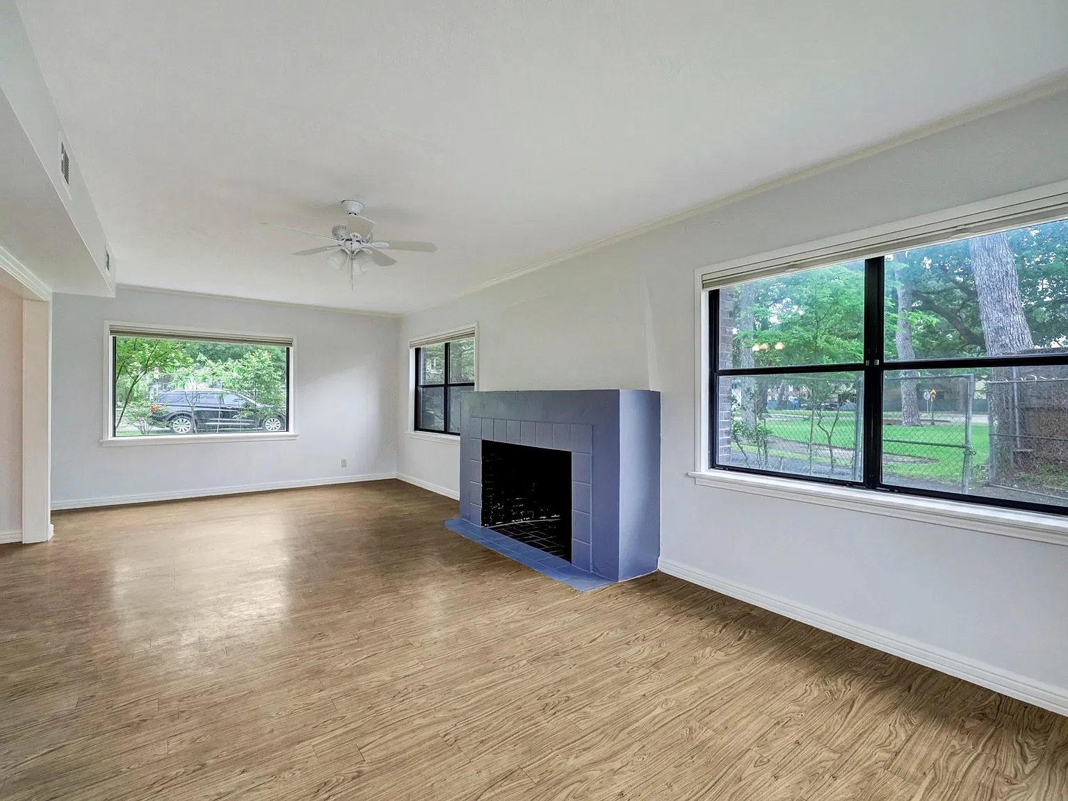 2 bed, 1.0 bath, 2640 sqft, $2,000 — Photo 4