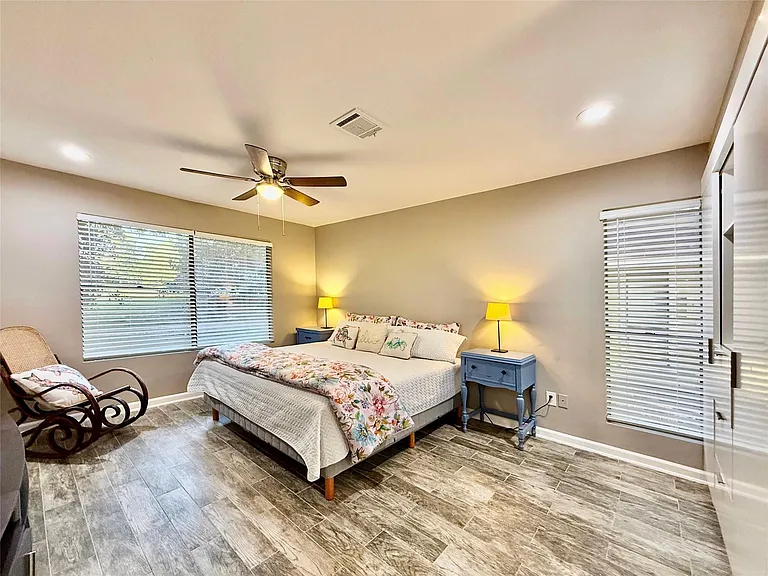 3487 Balboa Cir — Photo 25