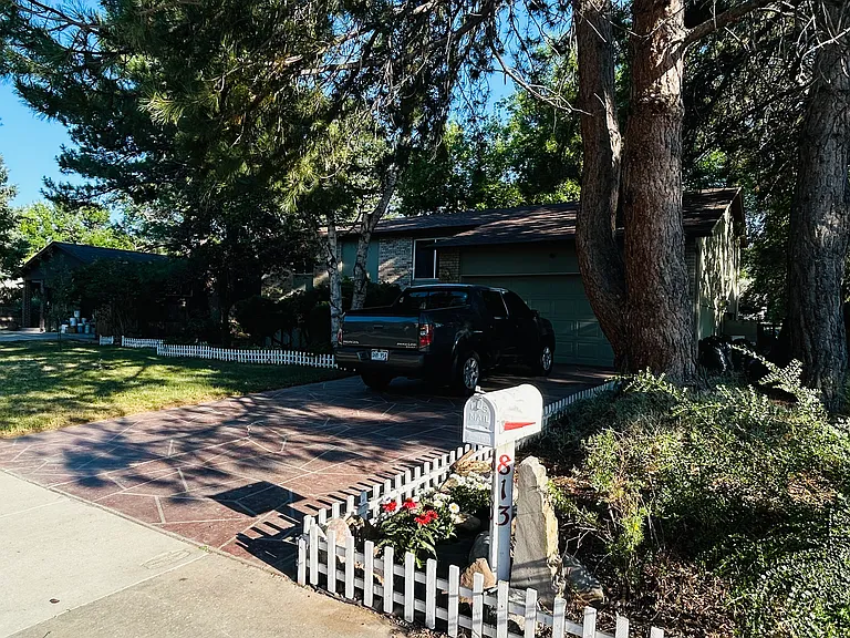 813 Winchester Dr — Photo 23