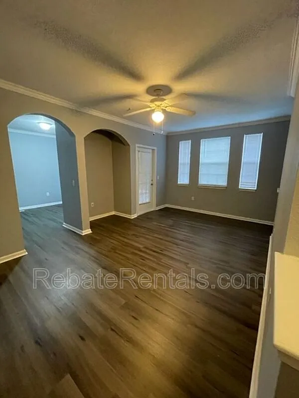 Mirabella — Photo 3