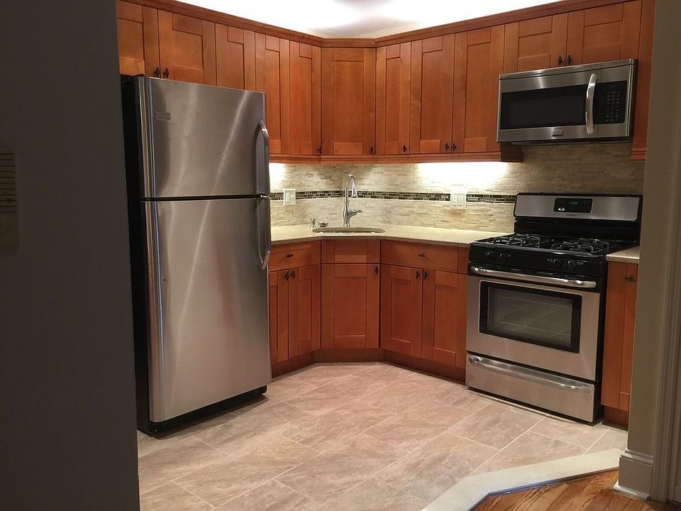 1st image of 28 Cambridge Pl APT B