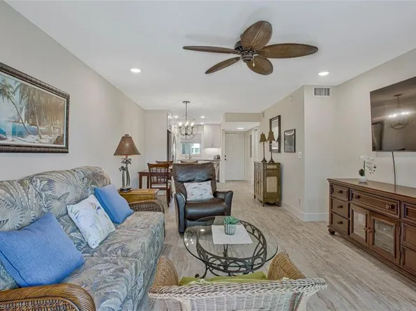 4298 27th Ct SW APT 101, Naples, FL 34116