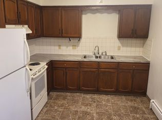 8 Sandy Dr APT B, New Middletown, OH 44442