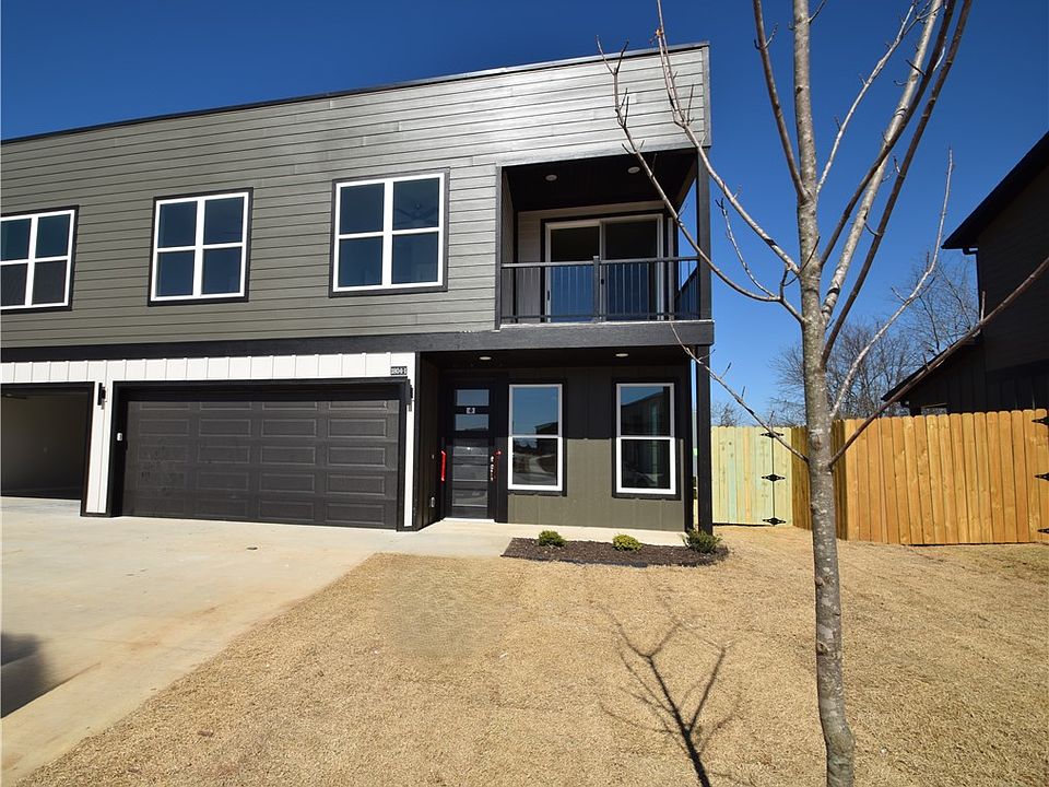 1st image of 1804 Casuarina Dr #1
