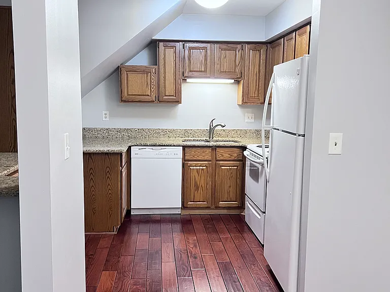 212 Pinewood Dr — Photo 13
