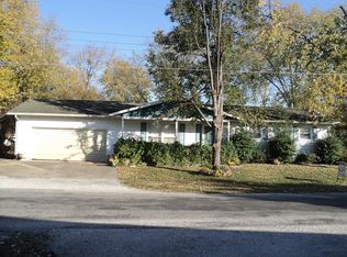 701 Oak St, Newton, IL 62448