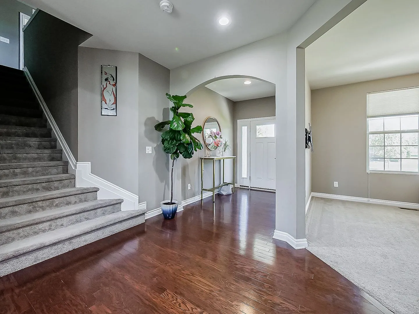 Stunning South Lyon Home with Outdoor Oasis! — Photo 2