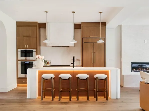 79 Park St #3, Brookline, MA 02446