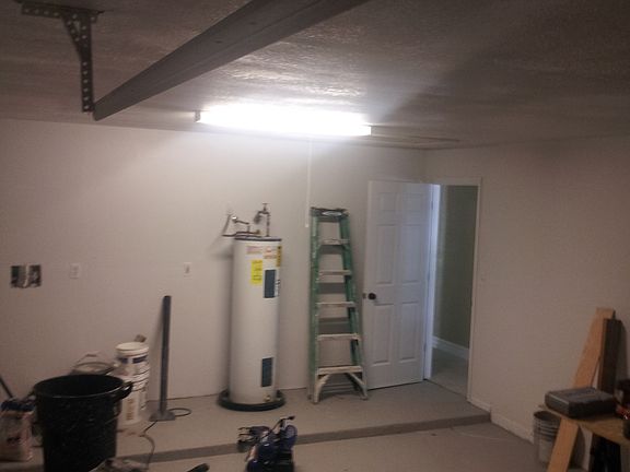 Garage/Laundry