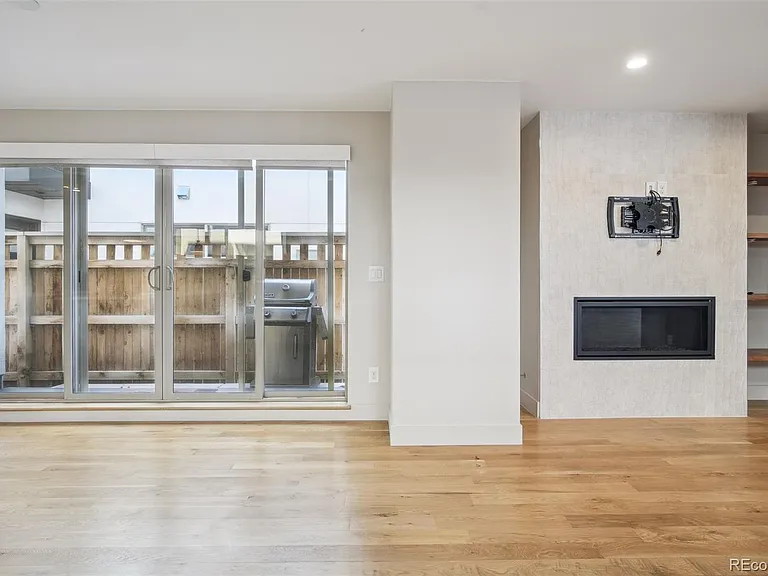 1386 Zenobia St — Photo 14