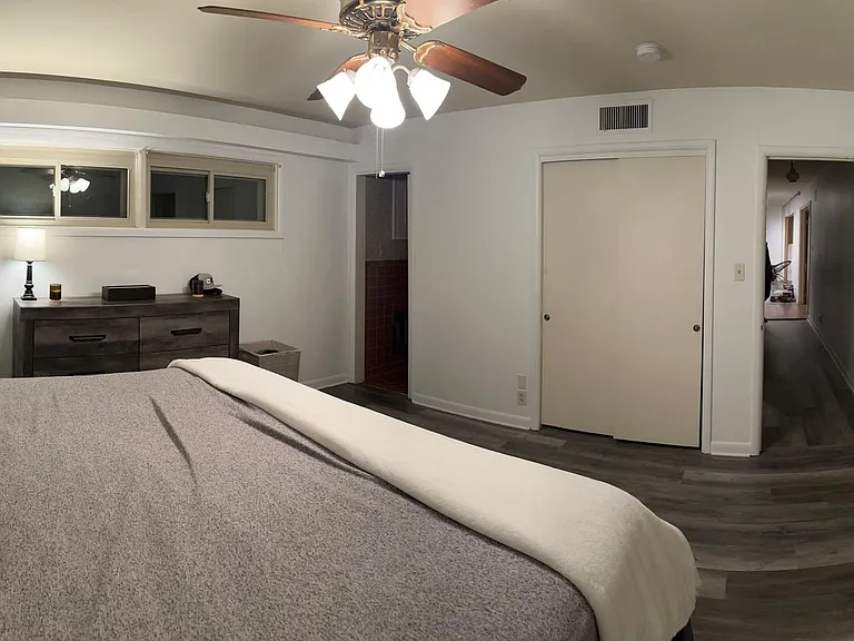 4715 Lake Park Dr — Photo 3