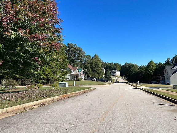 4th image of 623 Birchwood Dr