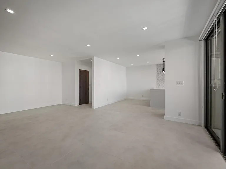 137 S Maple Dr #301 — Photo 8
