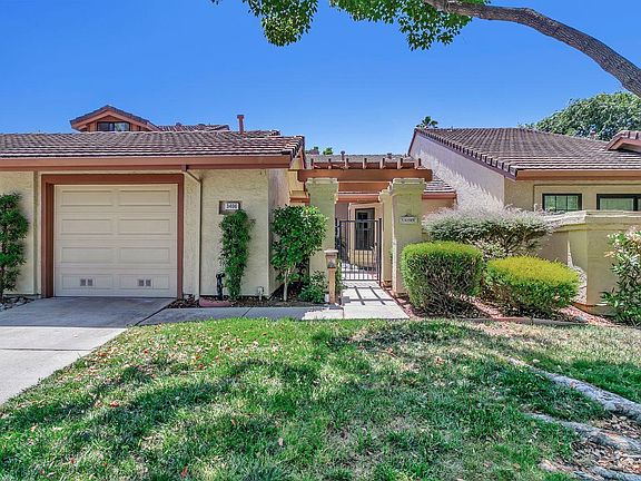3rd image of 3406 Lake Garda Dr