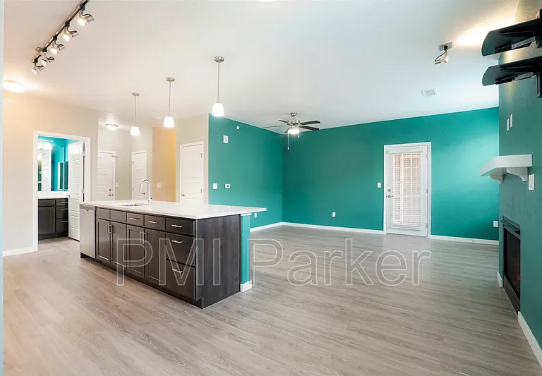 9185 Wilde Ln #302 — Photo 9
