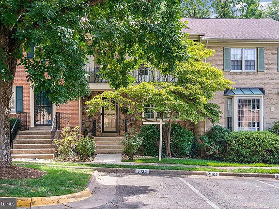4th image of 3023 Seven Oaks Pl