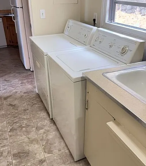 900 NE Maple St — Photo 11