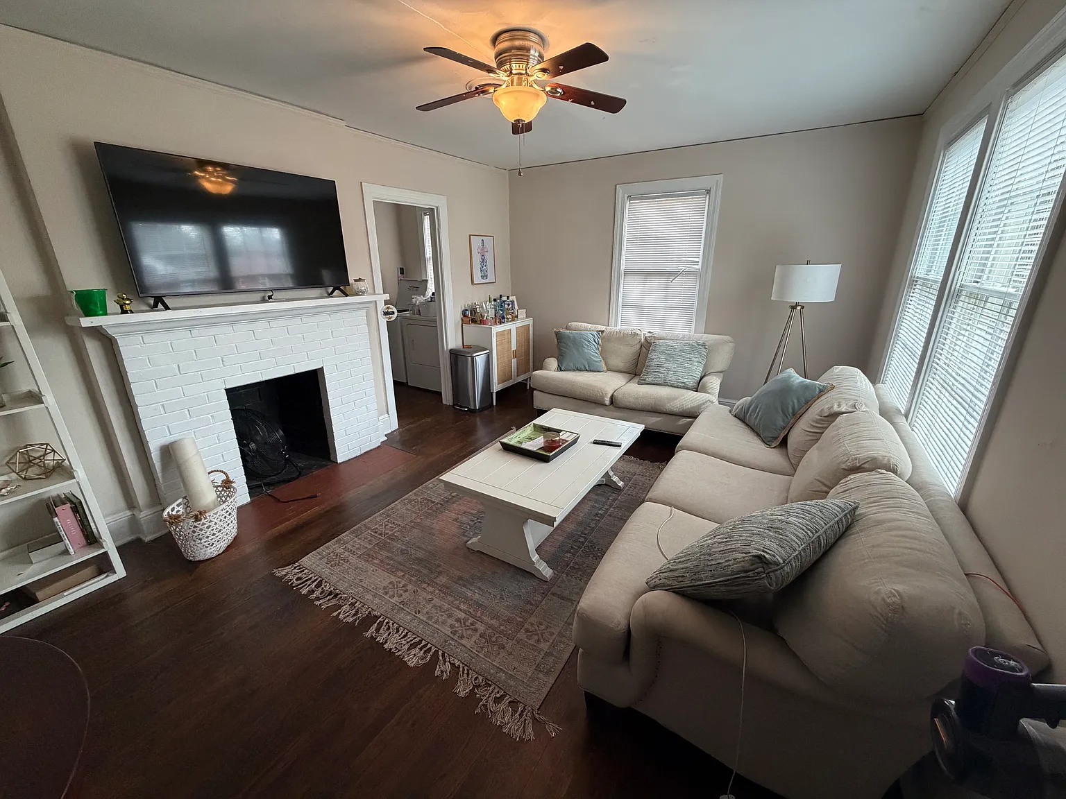 3 bed, 1428 sqft, $6,200 — Photo 3