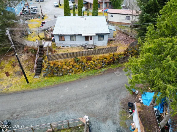 709 Finney Dr, Thorne Bay, AK 99919