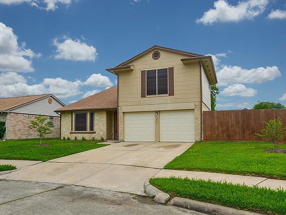3rd image of 1802 Wood Orchard Dr
