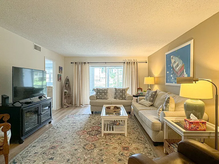 1020 Palm View Dr #C-104 — Photo 49