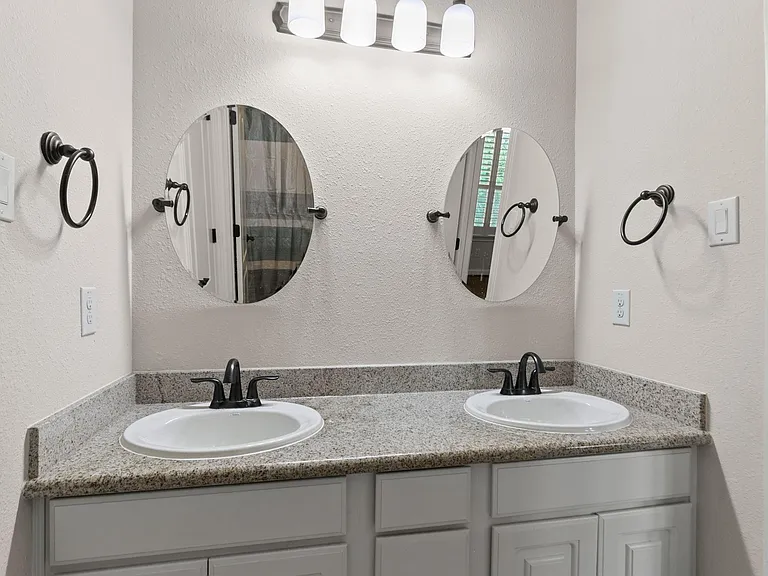 18900 N Bee Cave Springs Cir — Photo 34