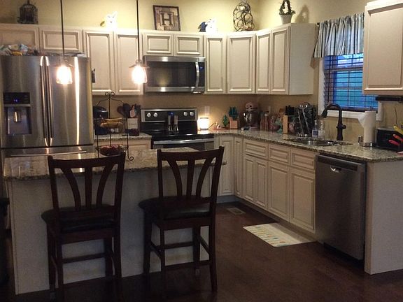 5th image of 1020 Twin Oaks Blvd