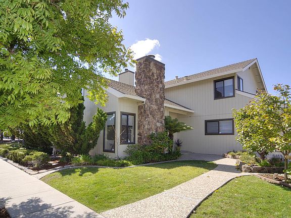 2nd image of 520 Merlot Dr