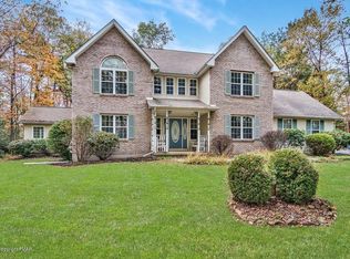 102 Spring House Dr, Saylorsburg, PA 18353