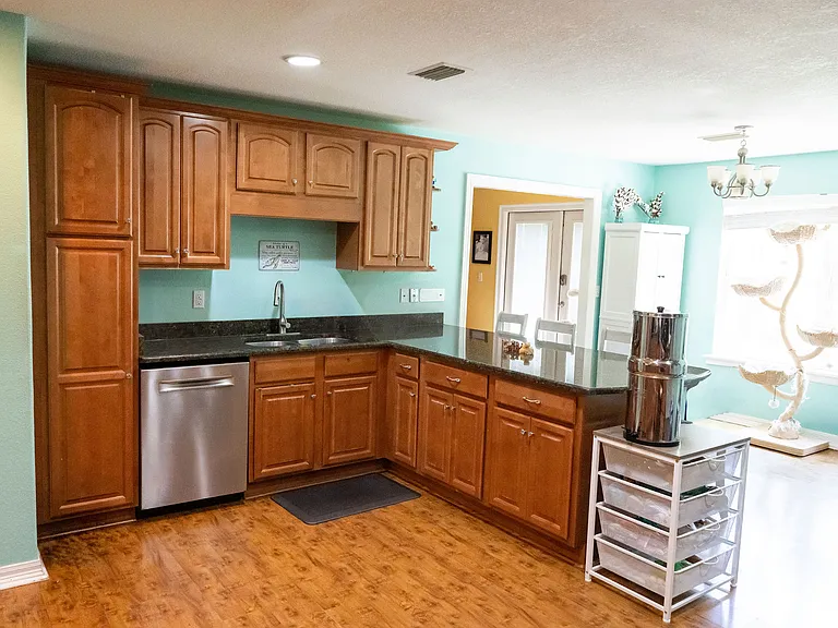104 Poinciana Dr — Photo 4
