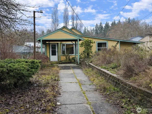425 Sunnyhill Road W, Bremerton, WA 98312