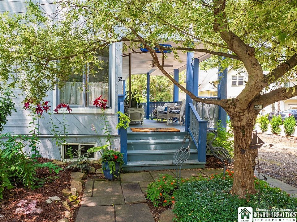 1st image of 32 Foster Ave