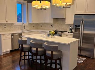 2548 W Irving Park Rd APT 2W, Chicago, IL 60618