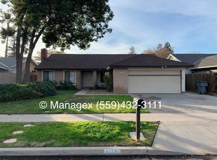 8133 N Angus St, Fresno, CA
