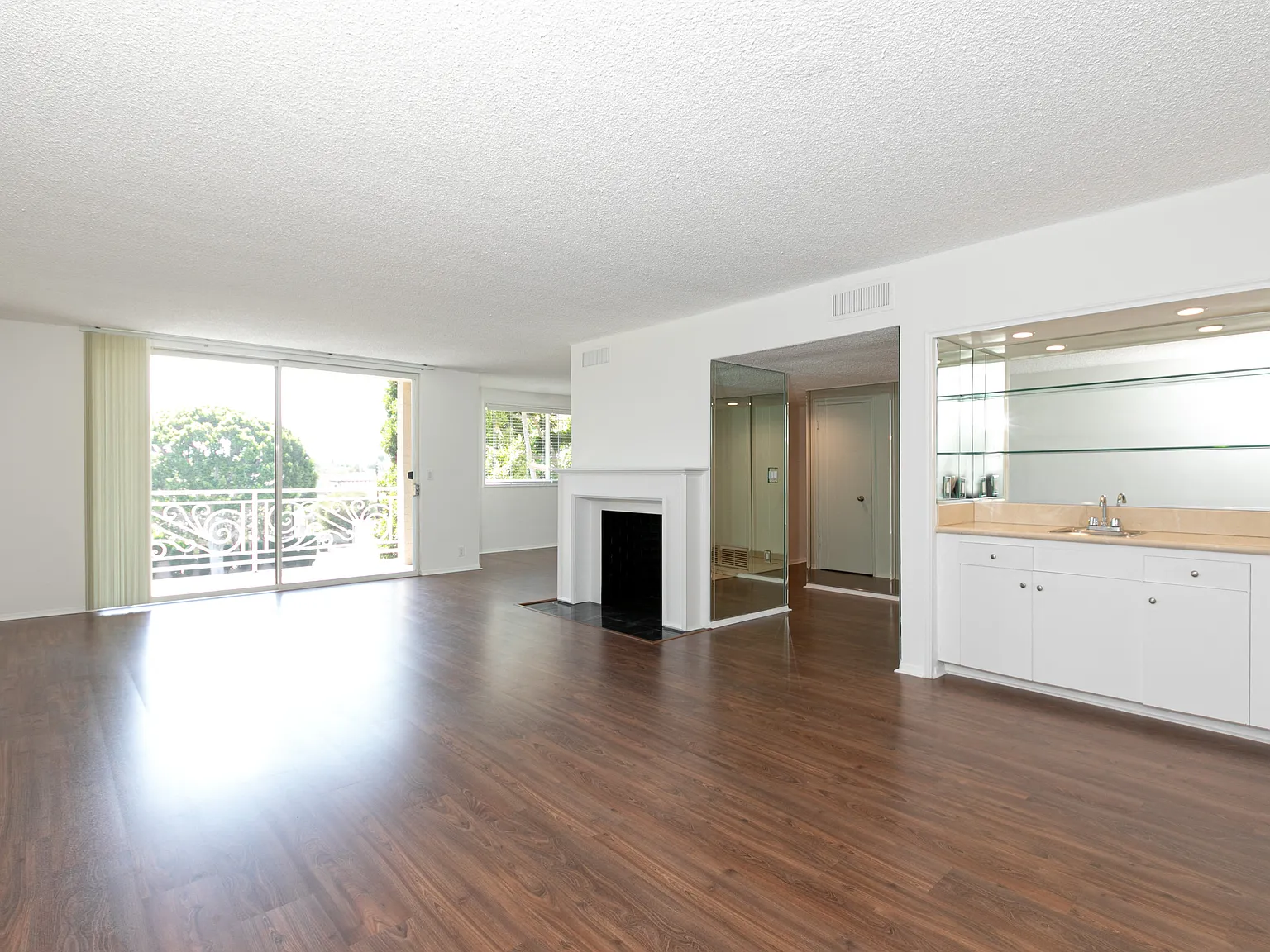 Beverly Regent — Photo 2