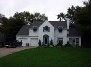 1124 W Hills Pkwy, Lawrence, KS 66044