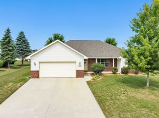 3456 Chatsworth Dr, Green Bay, WI 54313